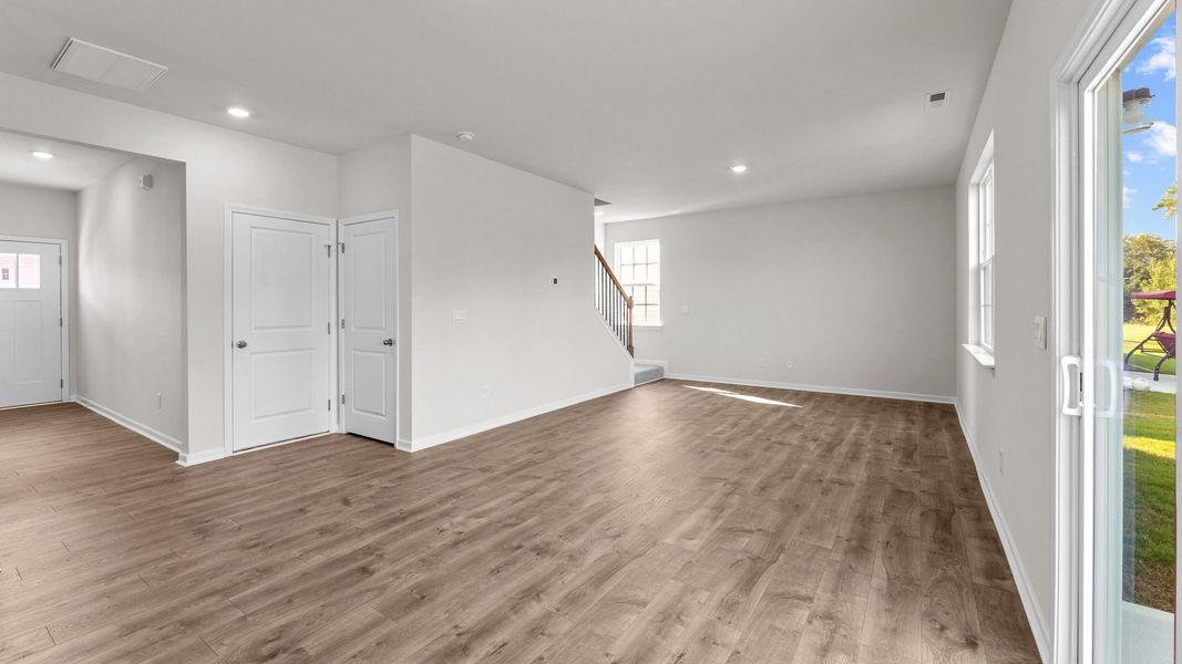 Spacious, unfurnished interior of a new home in Ridgewood Farms, Winterville (Image 14).