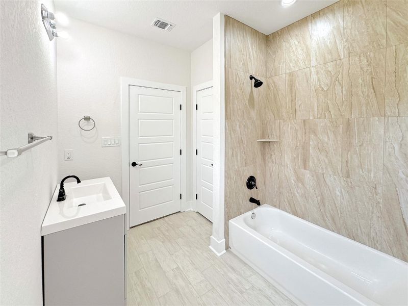 Image 22 of a home in .