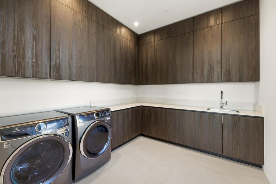 Image 47 of a home in .