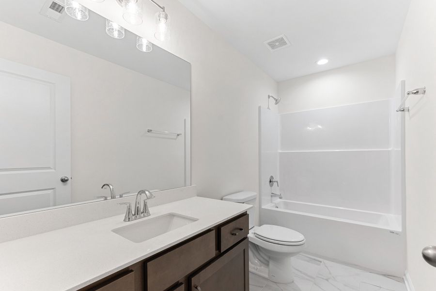 Guest Bathroom:4631 Capulet Court