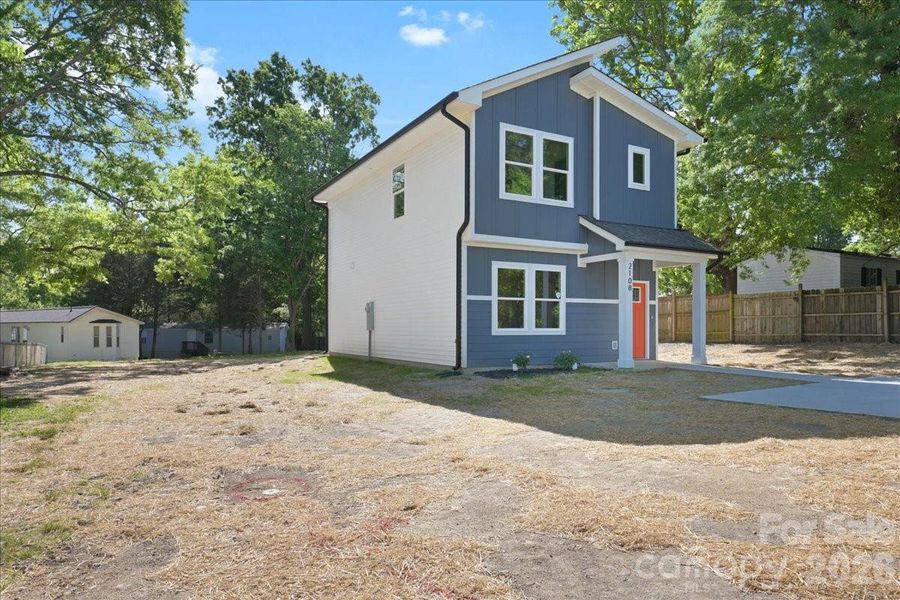 Exterior details and patio area of a home in , Kannapolis (Image 15).