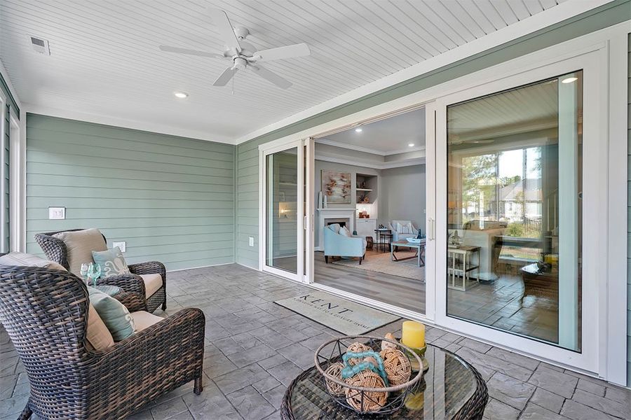 Cooper's Bay, Enclosed Loggia