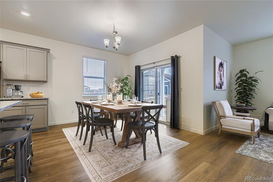 Dining area off of kitchen (Virtually Staged) Dining area off of kitchen (Virtually Staged)