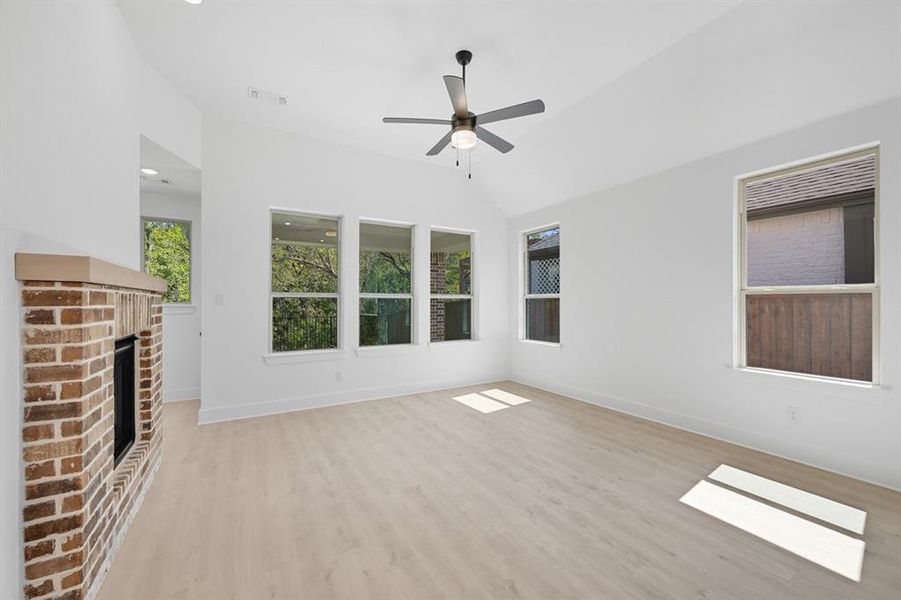 Spacious, unfurnished interior of a new home in Gateway Village - The Reserve: 45ft. lots, Denison (Image 19).