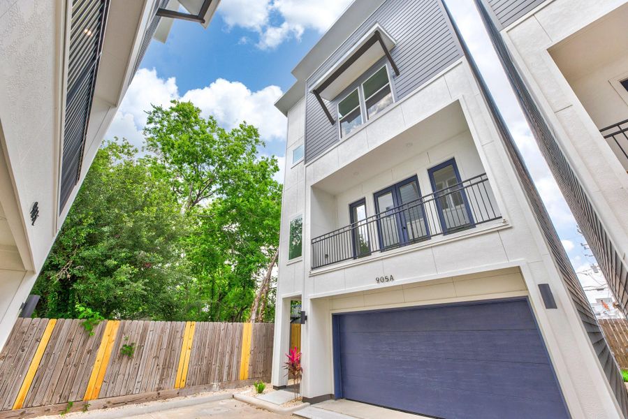 Exterior details and patio area of a home in , Houston (Image 24).