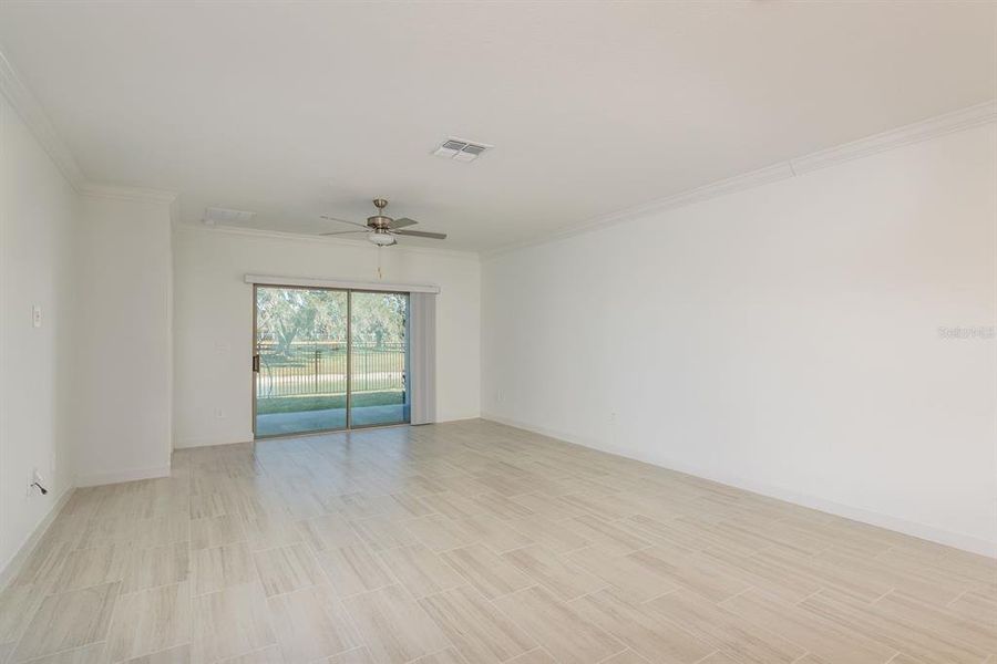 Spacious, unfurnished interior of a new home in , San Antonio (Image 14).