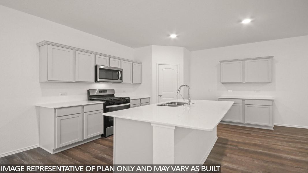 Furnished interior view inside a new home in Venetian Pines, Conroe (Image 7).