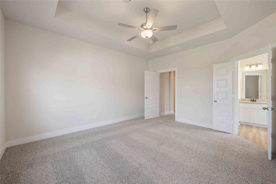 Spacious, unfurnished interior of a new home in Alicante, Houston (Image 26). Spacious, unfurnished interior of a new home in Alicante, Houston (Image 26).