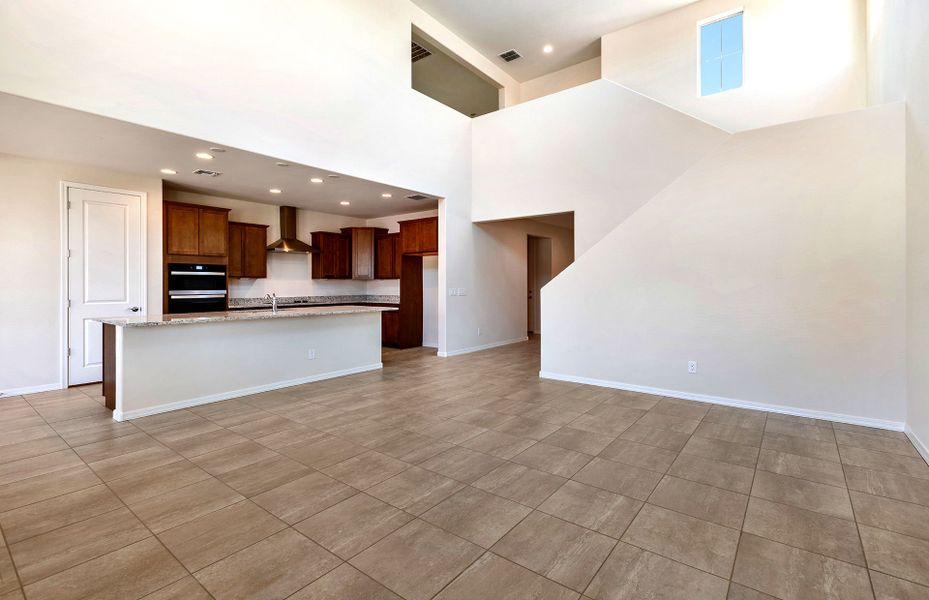 Spacious, unfurnished interior of a new home in El Rancho Santa Rosa, Maricopa (Image 14).
