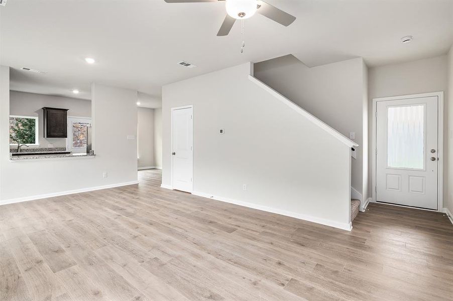 Spacious, unfurnished interior of a new home in College Park, Dallas (Image 10).