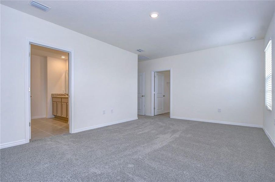 Spacious, unfurnished interior of a new home in Epperson, Wesley Chapel (Image 14). Spacious, unfurnished interior of a new home in Epperson, Wesley Chapel (Image 14).