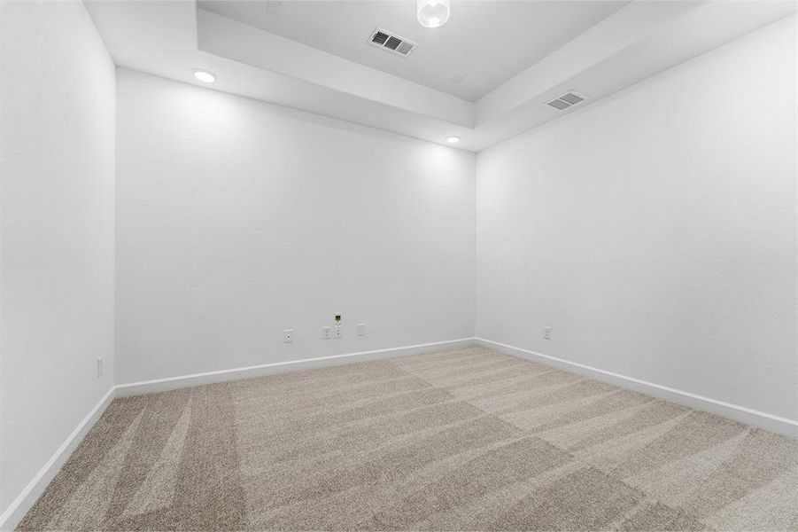 Spacious, unfurnished interior of a new home in Green Meadows, Celina (Image 22).