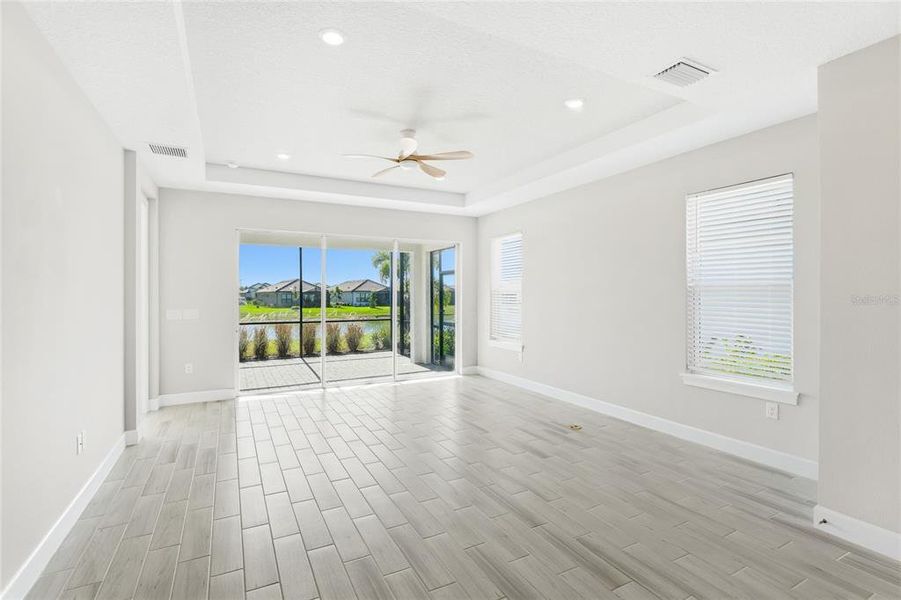 Spacious, unfurnished interior of a new home in , Bradenton (Image 21).