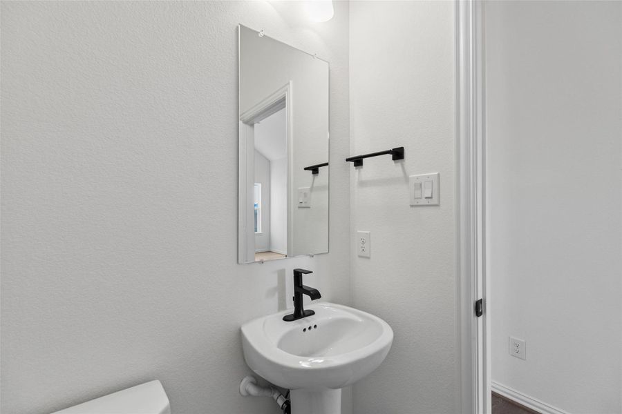 Image 32 of a home in Oakwood Estates.