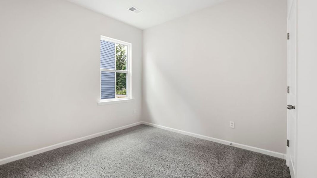 Spacious, unfurnished interior of a new home in Hunters Ridge, Woodruff (Image 19).
