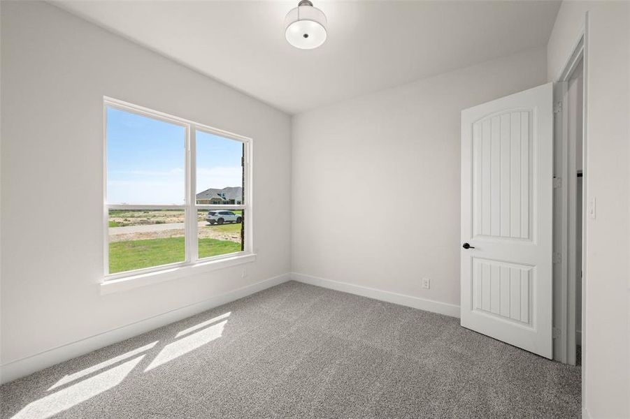 Spacious, unfurnished interior of a new home in The Ranch at Stone Hill, Waxahachie (Image 19).