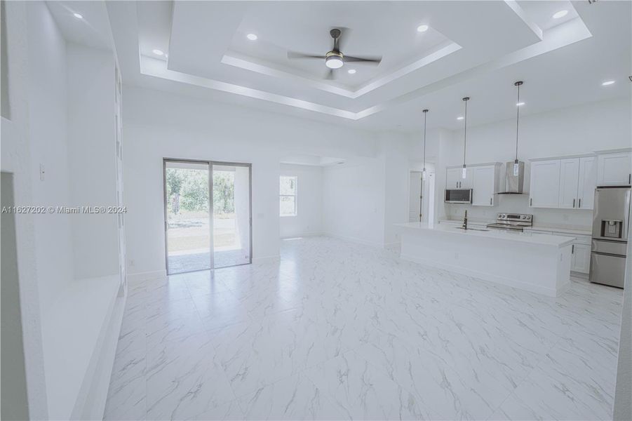 Spacious, unfurnished interior of a new home in , Lehigh Acres (Image 11).