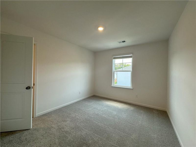 Spacious, unfurnished interior of a new home in Buice Lake, Acworth (Image 27).