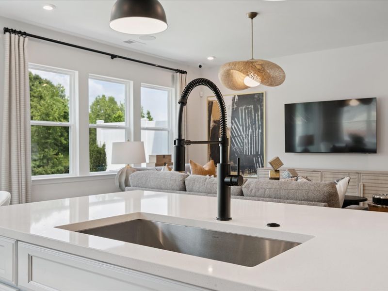 Representative interior finishes for a home built from the Mayes by Tri Pointe Homes in Millstone, Cramerton (Image 19).