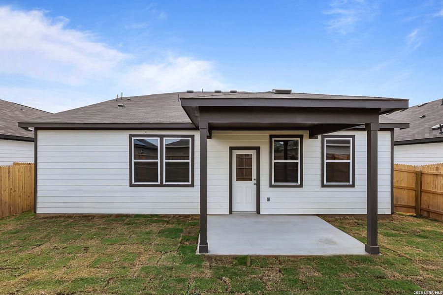 Exterior details and patio area of a home in Hiddenbrooke, Seguin (Image 3).