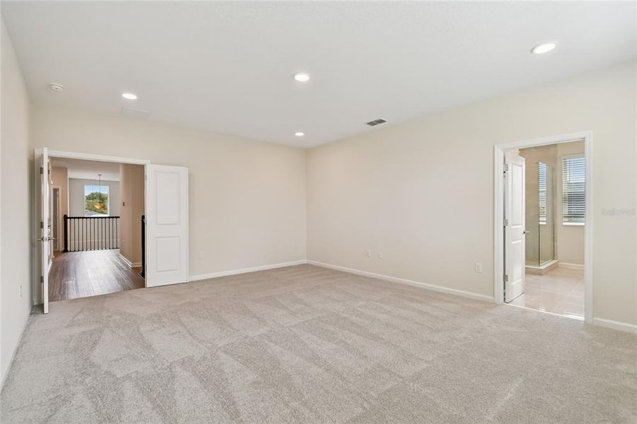 Spacious, unfurnished interior of a new home in Emerson Pointe, Apopka (Image 27).