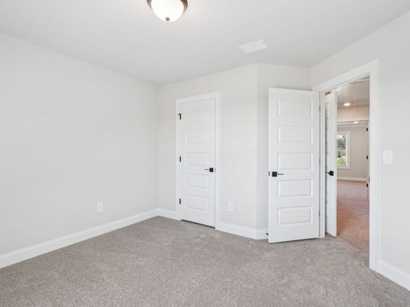 Spacious, unfurnished interior of a new home in Martin Springs - Highland Series, Lawrenceville (Image 20).
