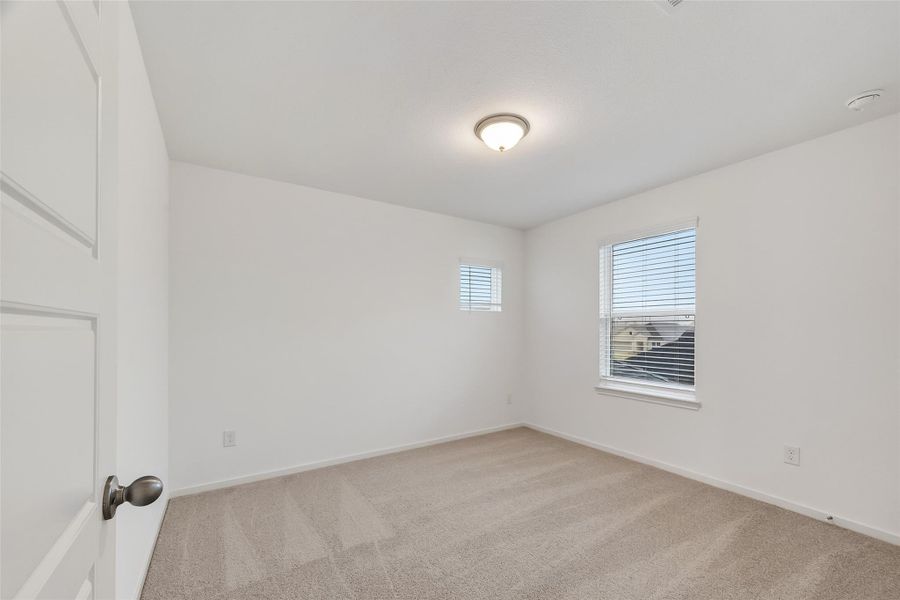 Spacious, unfurnished interior of a new home in Rollingbrook Estates, Baytown (Image 10).