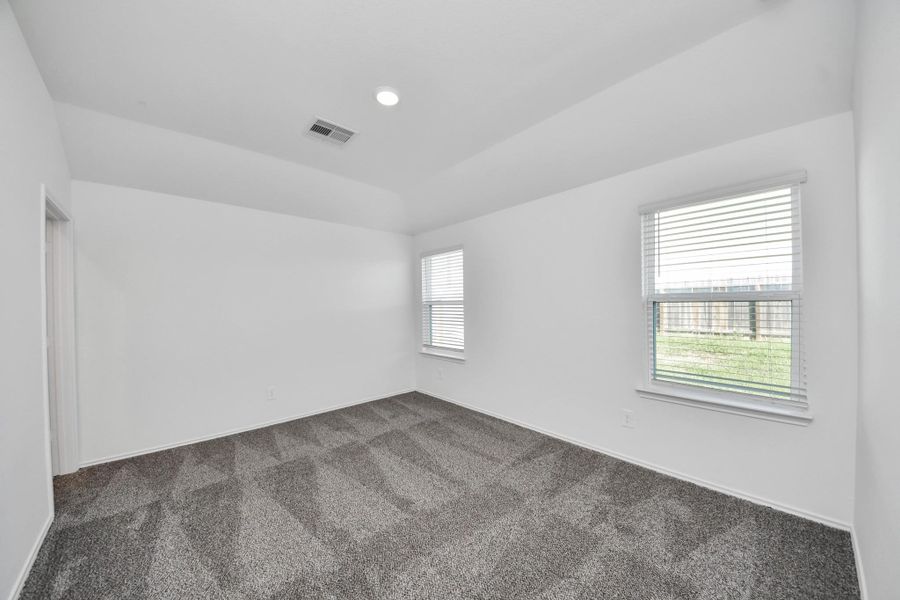 Spacious, unfurnished interior of a new home in Legacy Park, Houston (Image 29).