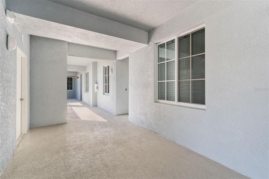 Spacious, unfurnished interior of a new home in Heritage Landing: Veranda Condominiums, Punta Gorda (Image 21).