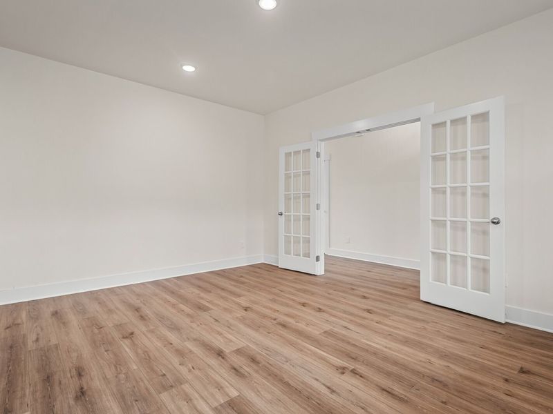 Spacious, unfurnished interior of a new home in Woods Crossing, Gallatin (Image 29).
