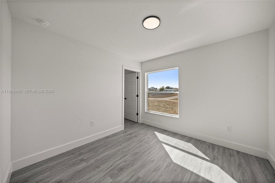 Spacious, unfurnished interior of a new home in , Ocala (Image 11).