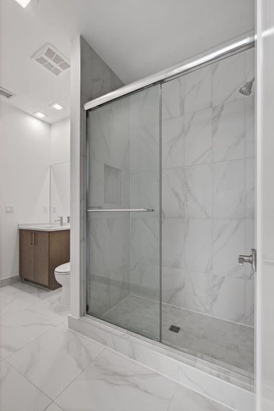 V47 ENSUITE BATH 2 SHOWER 53-web-or-mls-