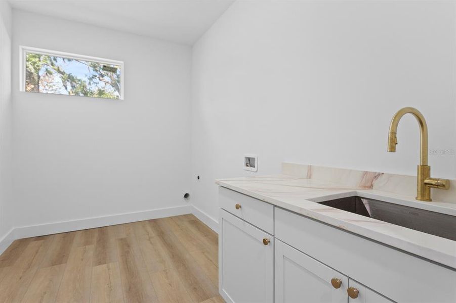 Furnished interior view inside a new home in , Lutz (Image 39).