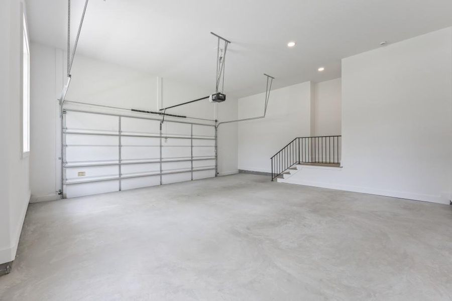 Spacious, unfurnished interior of a new home in , Buckhead (Image 41).