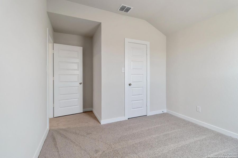 Spacious, unfurnished interior of a new home in Willow Point, San Antonio (Image 20). Spacious, unfurnished interior of a new home in Willow Point, San Antonio (Image 20).