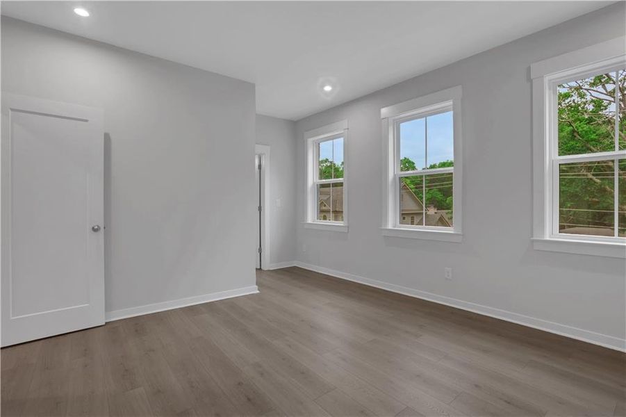Spacious, unfurnished interior of a new home in , Roswell (Image 14).