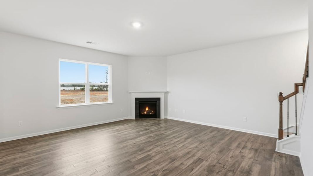 Spacious, unfurnished interior of a new home in Woodglen, Piedmont (Image 16).