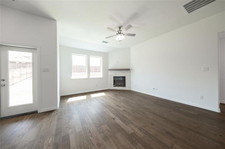 Spacious, unfurnished interior of a new home in Chalk Hill, Celina (Image 15). Spacious, unfurnished interior of a new home in Chalk Hill, Celina (Image 15).