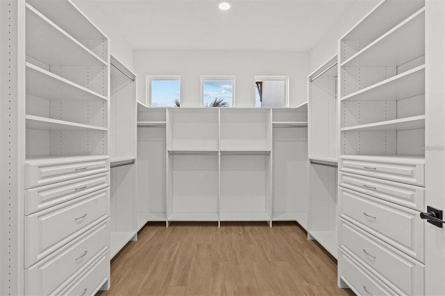 Spacious, unfurnished interior of a new home in , Orlando (Image 16).