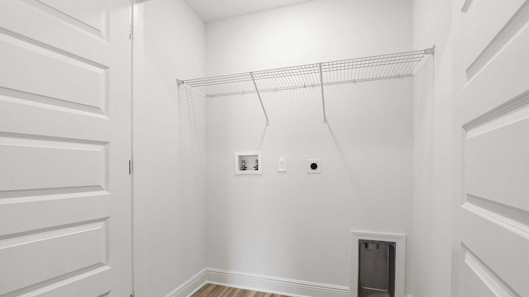 Spacious, unfurnished interior of a new home in Hawks Landing Townhomes, Santa Rosa Beach (Image 30).