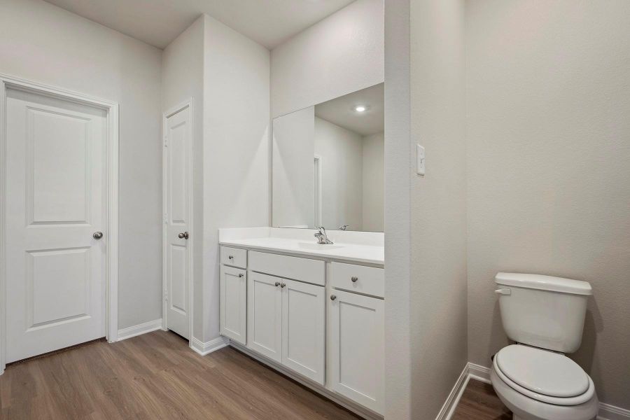 Furnished interior view inside a new home in Lago Mar, Texas City (Image 7).