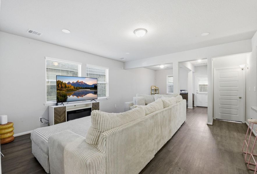 Furnished interior view inside a new home in Legends Bay, Baytown (Image 6). Furnished interior view inside a new home in Legends Bay, Baytown (Image 6).