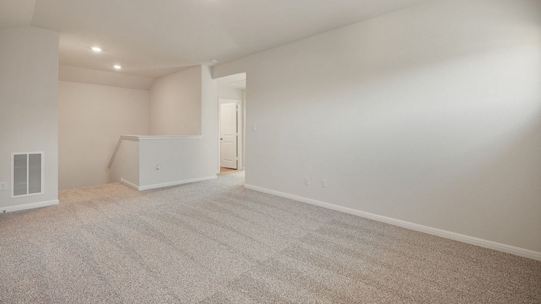 Spacious, unfurnished interior of a new home in Thunder Rock, Marble Falls (Image 23).