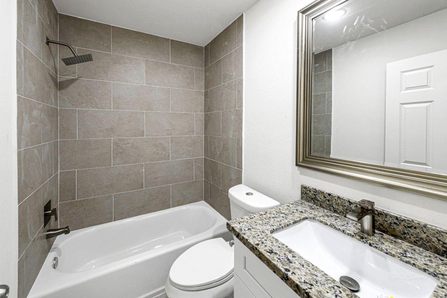 Furnished interior view inside a new home in , Hempstead (Image 8).