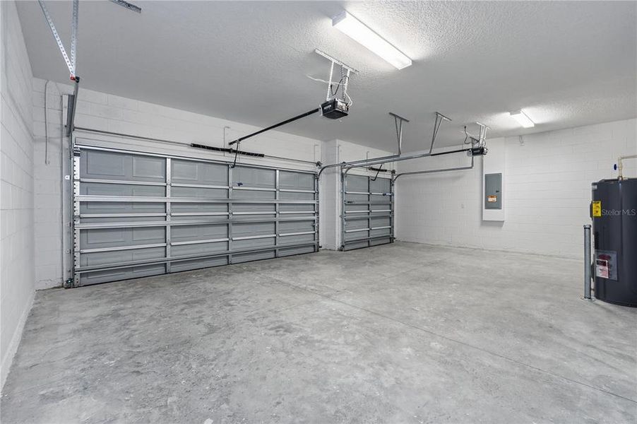 Spacious, unfurnished interior of a new home in , Groveland (Image 29).