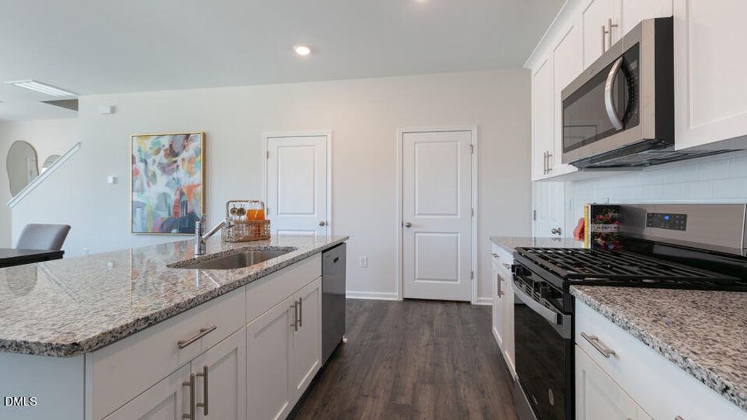 lot-106-collin-b-553-old-battle-bridge-r