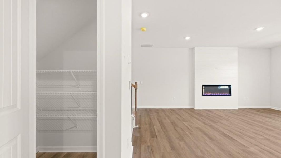Spacious, unfurnished interior of a new home in Village at Pine Valley, Gainesville (Image 19).