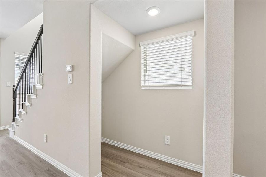 Spacious, unfurnished interior of a new home in Oak Ridge Park, Corinth (Image 34).