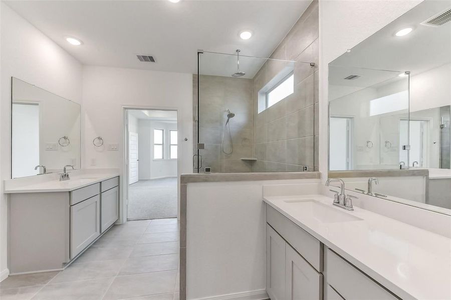 Furnished interior view inside a new home in River Ranch Meadows, Dayton (Image 4).