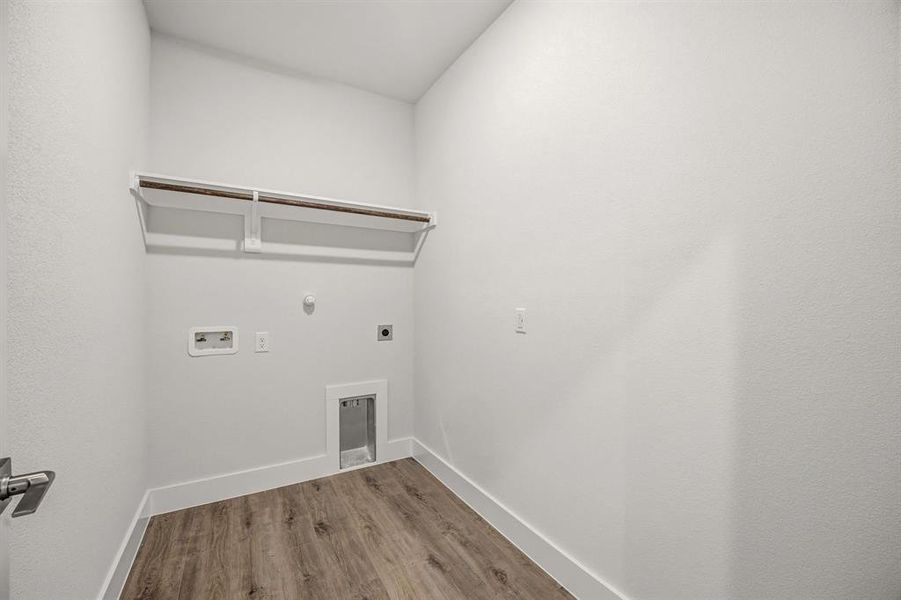 Spacious, unfurnished interior of a new home in , Granbury (Image 19).